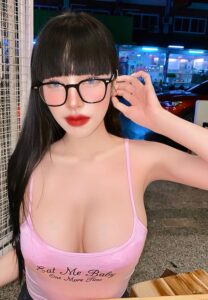 Fon-Pattaraporn-เน็ตไอดอลใส่แว่น