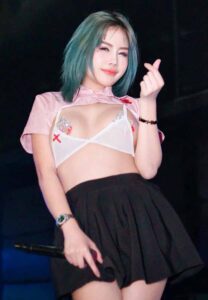 Mindy-Stolk-สีผมสวย