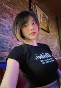 Donutty-Siraporn-เสื้อยืดดำ Donutty-Siraporn-เสื้อยืดดำ