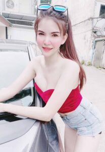 พลอย-Ploybarbie-ชุดแดง