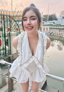 Hong-Hong-สดใสเกิน