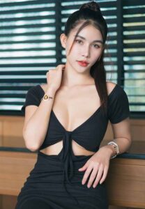 Aunaun-ชุดดำ