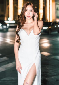 Champ-Emmita-หุ่นดี