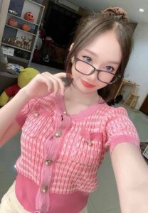 Gift-เน็ตไอดอลใส่แว่น