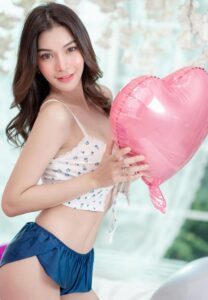 Porntaprewee-Sripreserth-หัวใจสีชมพู