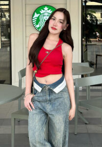 Siriwanwadi-เสื้อกล้ามแดง Siriwanwadi-เสื้อกล้ามแดง