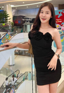 Sarinya-Aum-ชุดแซ่บ