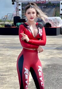 Ja-Jar-พริตตี้สาว