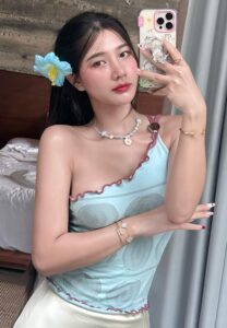 Natchanicha-Arino-ดอกไม้สีฟ้า