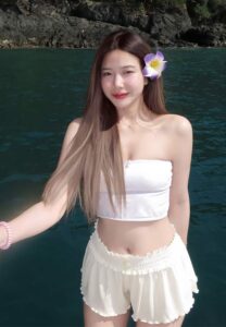 Natchanicha-Arino-ทะเล