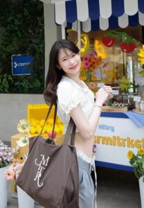 Ploy-Kamon-ดอกทานตะวัน