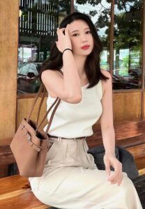 Ploy-Kamon-เรียบง่าย