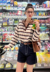 Ploy-Kamon-ใส่แว่น