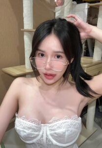 Praewvas-Pvas-สาวแว่น