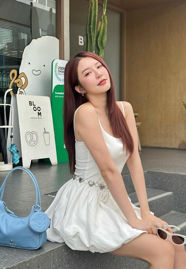 Patcharin C. สาวสวยงานดี ทรงเสน่ห์ หนึ่งในสมาชิกวงเกิร์ลกรุ๊ป G ERA