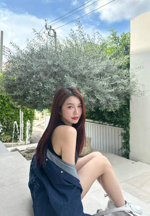 Patcharin C. สาวสวยงานดี ทรงเสน่ห์ หนึ่งในสมาชิกวงเกิร์ลกรุ๊ป G ERA