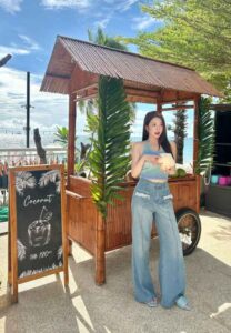 Patcharin C.-021-Delightful