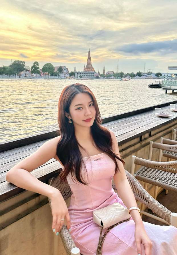 Patcharin C. สาวสวยงานดี ทรงเสน่ห์ หนึ่งในสมาชิกวงเกิร์ลกรุ๊ป G ERA