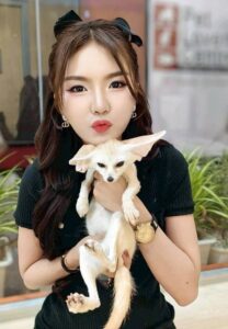 Nuch Nuch-015-Lovely