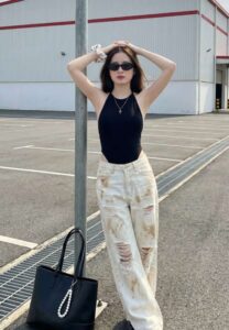 Johnnysasi-003-Attractive