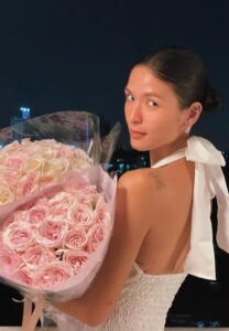 คริสติน กุลสตรี-025-Dazzling